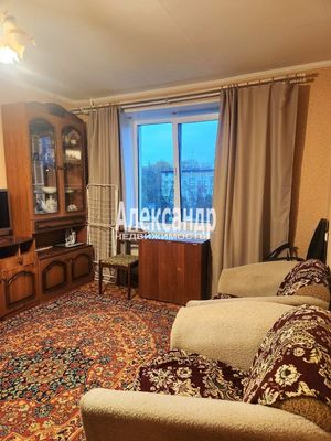 Продам однокомнатную (1-комн.) квартиру, Ленина пр-кт, 15, Кириши г