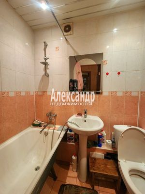 Продам однокомнатную (1-комн.) квартиру, Ленина пр-кт, 15, Кириши г