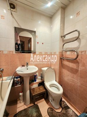 Продам однокомнатную (1-комн.) квартиру, Ленина пр-кт, 15, Кириши г