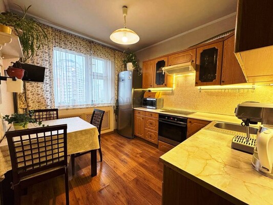 Продам двухкомнатную (2-комн.) квартиру, Комсомольский пр-кт, 16/2, Люберцы г