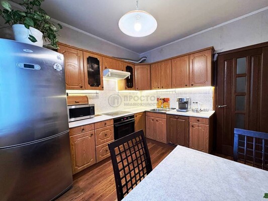 Продам двухкомнатную (2-комн.) квартиру, Комсомольский пр-кт, 16/2, Люберцы г