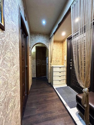 Продам двухкомнатную (2-комн.) квартиру, Комсомольский пр-кт, 16/2, Люберцы г