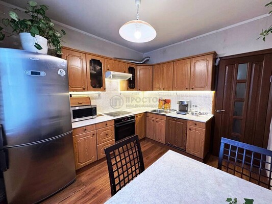 Продам двухкомнатную (2-комн.) квартиру, Комсомольский пр-кт, 16/2, Люберцы г