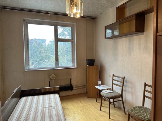 Продам двухкомнатную (2-комн.) квартиру, Ялтинская ул, 12, Москва г