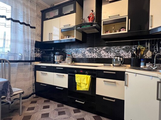 Продам трехкомнатную (3-комн.) квартиру, Братиславская ул, 31к3, Москва г