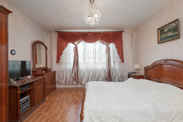 Продам трехкомнатную (3-комн.) квартиру, Вяземская ул, 12к1, Москва г