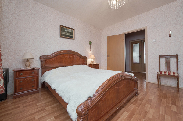 Продам трехкомнатную (3-комн.) квартиру, Вяземская ул, 12к1, Москва г