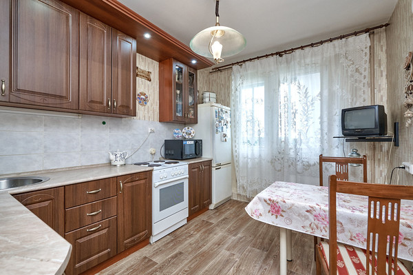 Продам трехкомнатную (3-комн.) квартиру, Вяземская ул, 12к1, Москва г