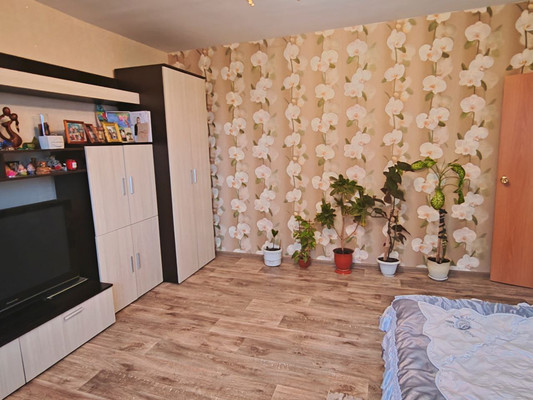 Продам трехкомнатную (3-комн.) квартиру, Алтайская ул, 25, Нижний Тагил г