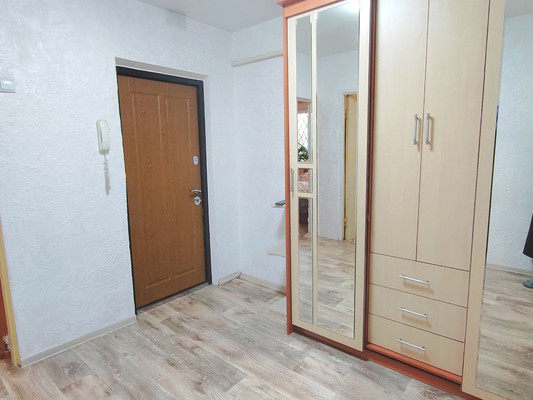 Продам трехкомнатную (3-комн.) квартиру, Алтайская ул, 25, Нижний Тагил г