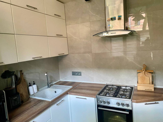 Продам трехкомнатную (3-комн.) квартиру, 20-я В.О. линия, 3В, Санкт-Петербург г