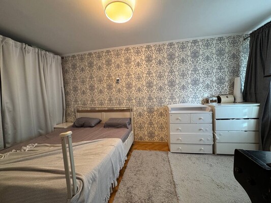 Продам двухкомнатную (2-комн.) квартиру, Стратонавтов проезд, 16к1, Москва г