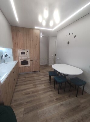 Продам трехкомнатную (3-комн.) квартиру, Газгольдерная ул, 10, Москва г