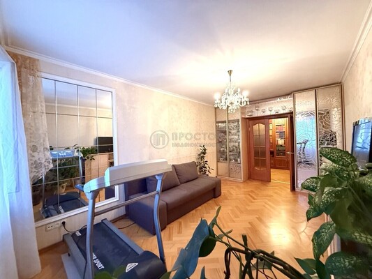 Продам трехкомнатную (3-комн.) квартиру, Миклухо-Маклая ул, 20, Москва г