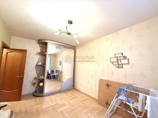 Продам трехкомнатную (3-комн.) квартиру, Миклухо-Маклая ул, 20, Москва г