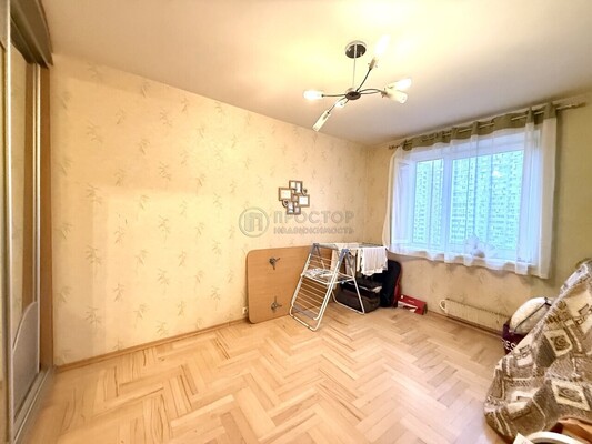 Продам трехкомнатную (3-комн.) квартиру, Миклухо-Маклая ул, 20, Москва г