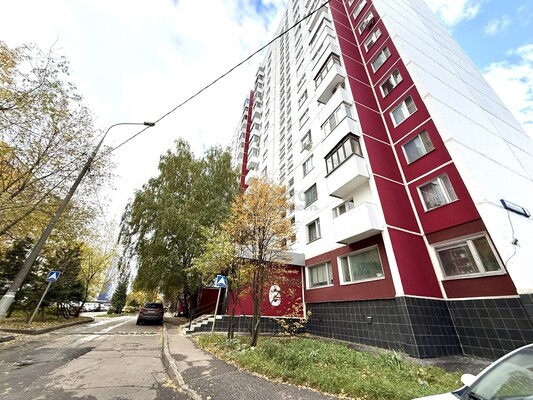 Продам трехкомнатную (3-комн.) квартиру, Миклухо-Маклая ул, 20, Москва г
