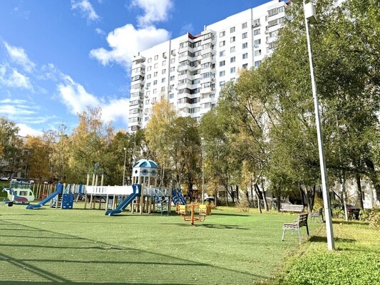 Продам трехкомнатную (3-комн.) квартиру, Миклухо-Маклая ул, 20, Москва г