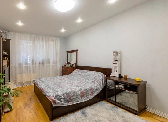 Продам двухкомнатную (2-комн.) квартиру, Алтайская ул, 4, Москва г