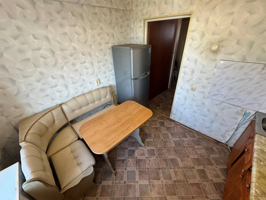 Продам двухкомнатную (2-комн.) квартиру, Ленина ул, 25ка, Солнечный рп