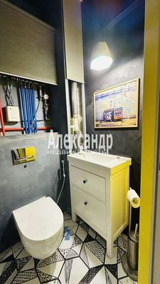 Продам двухкомнатную (2-комн.) квартиру, Среднерогатская ул, 9, Санкт-Петербург г