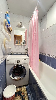 Продам двухкомнатную (2-комн.) квартиру, Ашурова ул, 4, Нальчик г