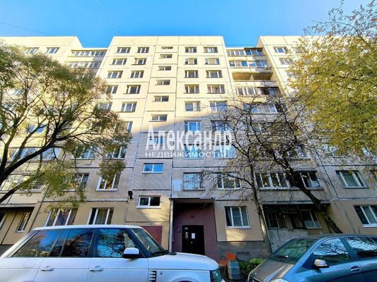 Продам трехкомнатную (3-комн.) квартиру, Ольховая ул, 20, Санкт-Петербург г