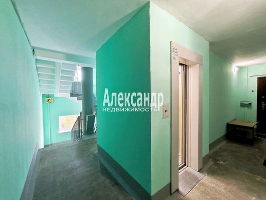 Продам трехкомнатную (3-комн.) квартиру, Ольховая ул, 20, Санкт-Петербург г