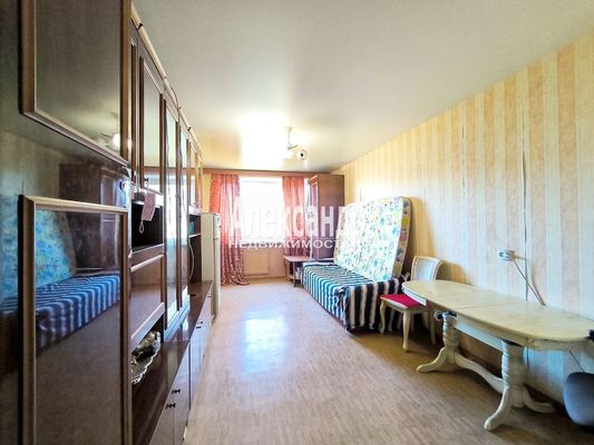 Продам трехкомнатную (3-комн.) квартиру, Ольховая ул, 20, Санкт-Петербург г