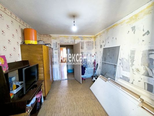 Продам трехкомнатную (3-комн.) квартиру, Ольховая ул, 20, Санкт-Петербург г
