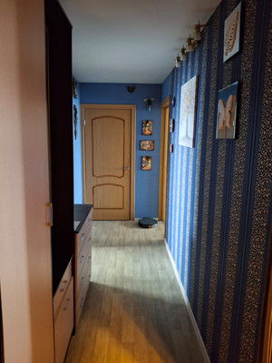 Продам двухкомнатную (2-комн.) квартиру, Молодежный проезд, 4, Мурманск г