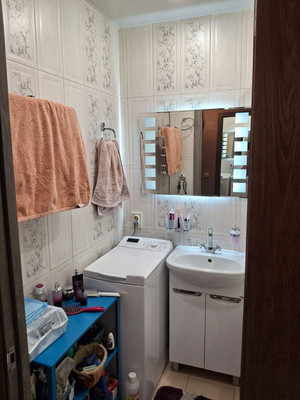 Продам двухкомнатную (2-комн.) квартиру, Молодежный проезд, 4, Мурманск г