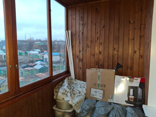 Продам двухкомнатную (2-комн.) квартиру, Молодежный проезд, 4, Мурманск г