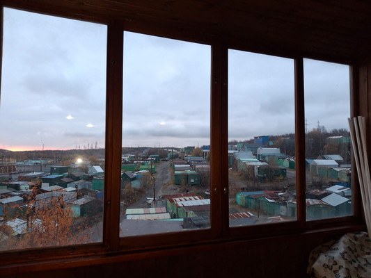 Продам двухкомнатную (2-комн.) квартиру, Молодежный проезд, 4, Мурманск г