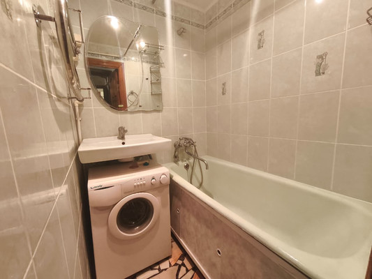 Продам двухкомнатную (2-комн.) квартиру, 1-е Бутырки ул, 8, Рязань г