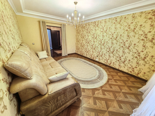 Продам трехкомнатную (3-комн.) квартиру, Профсоюзная ул, 224, Вольный Аул кп