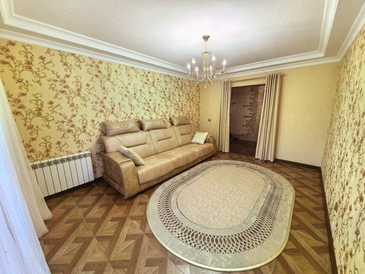 Продам трехкомнатную (3-комн.) квартиру, Профсоюзная ул, 224, Вольный Аул кп