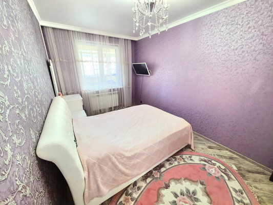 Продам трехкомнатную (3-комн.) квартиру, Профсоюзная ул, 224, Вольный Аул кп