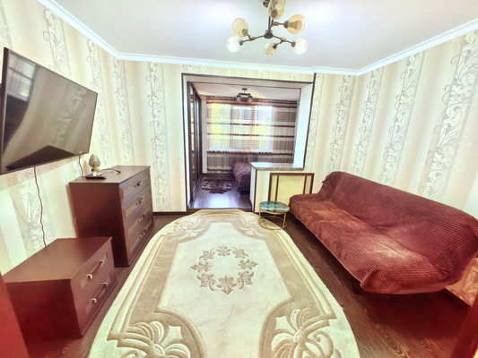 Продам трехкомнатную (3-комн.) квартиру, Профсоюзная ул, 224, Вольный Аул кп
