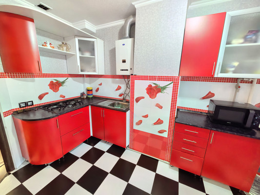 Продам трехкомнатную (3-комн.) квартиру, Профсоюзная ул, 224, Вольный Аул кп