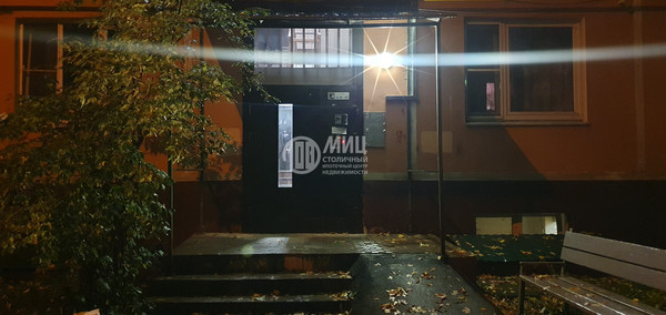 Продам двухкомнатную (2-комн.) квартиру, 13-я Парковая ул, 21, Москва г
