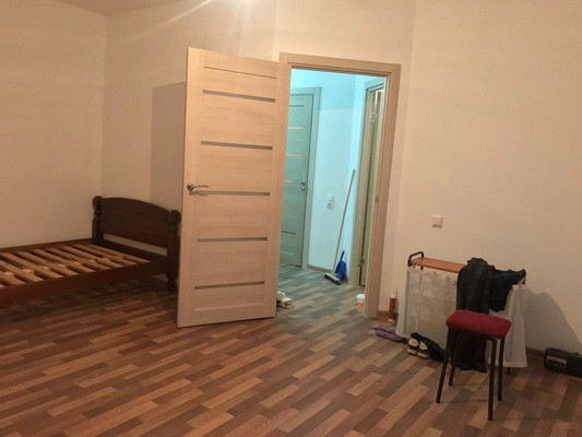 Продам однокомнатную (1-комн.) квартиру, Железнодорожная ул, 29, Коммунар г