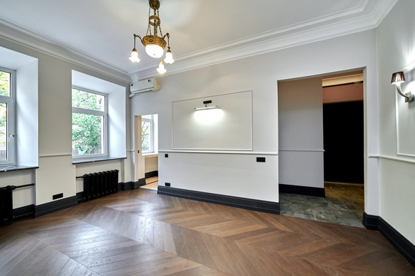 Продам трехкомнатную (3-комн.) квартиру, Бронная М. ул, 17к1, Москва г