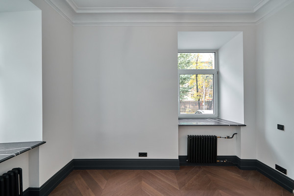 Продам трехкомнатную (3-комн.) квартиру, Бронная М. ул, 17к1, Москва г