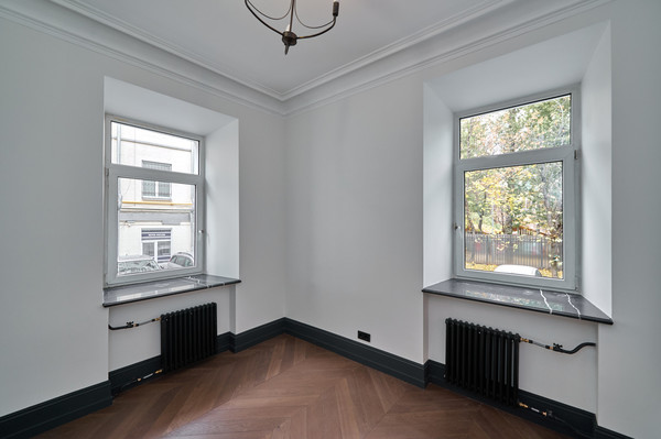 Продам трехкомнатную (3-комн.) квартиру, Бронная М. ул, 17к1, Москва г