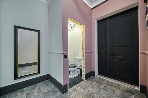 Продам трехкомнатную (3-комн.) квартиру, Бронная М. ул, 17к1, Москва г