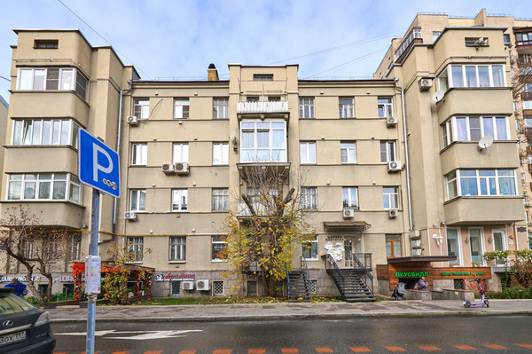 Продам трехкомнатную (3-комн.) квартиру, Бронная М. ул, 17к1, Москва г