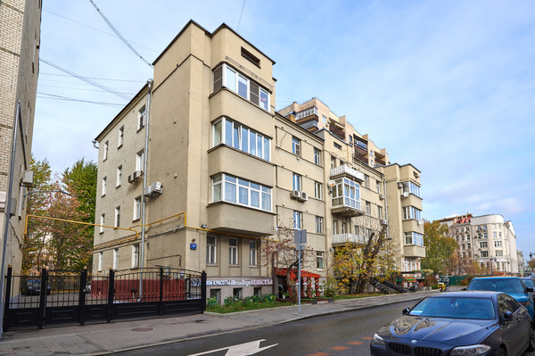 Продам трехкомнатную (3-комн.) квартиру, Бронная М. ул, 17к1, Москва г