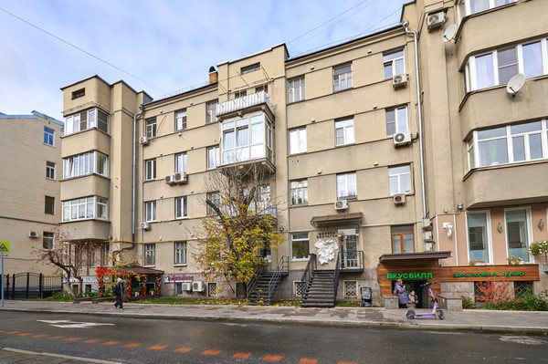 Продам трехкомнатную (3-комн.) квартиру, Бронная М. ул, 17к1, Москва г