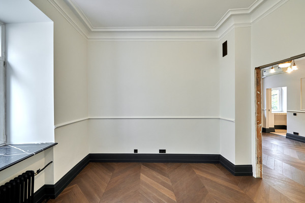 Продам трехкомнатную (3-комн.) квартиру, Бронная М. ул, 17к1, Москва г